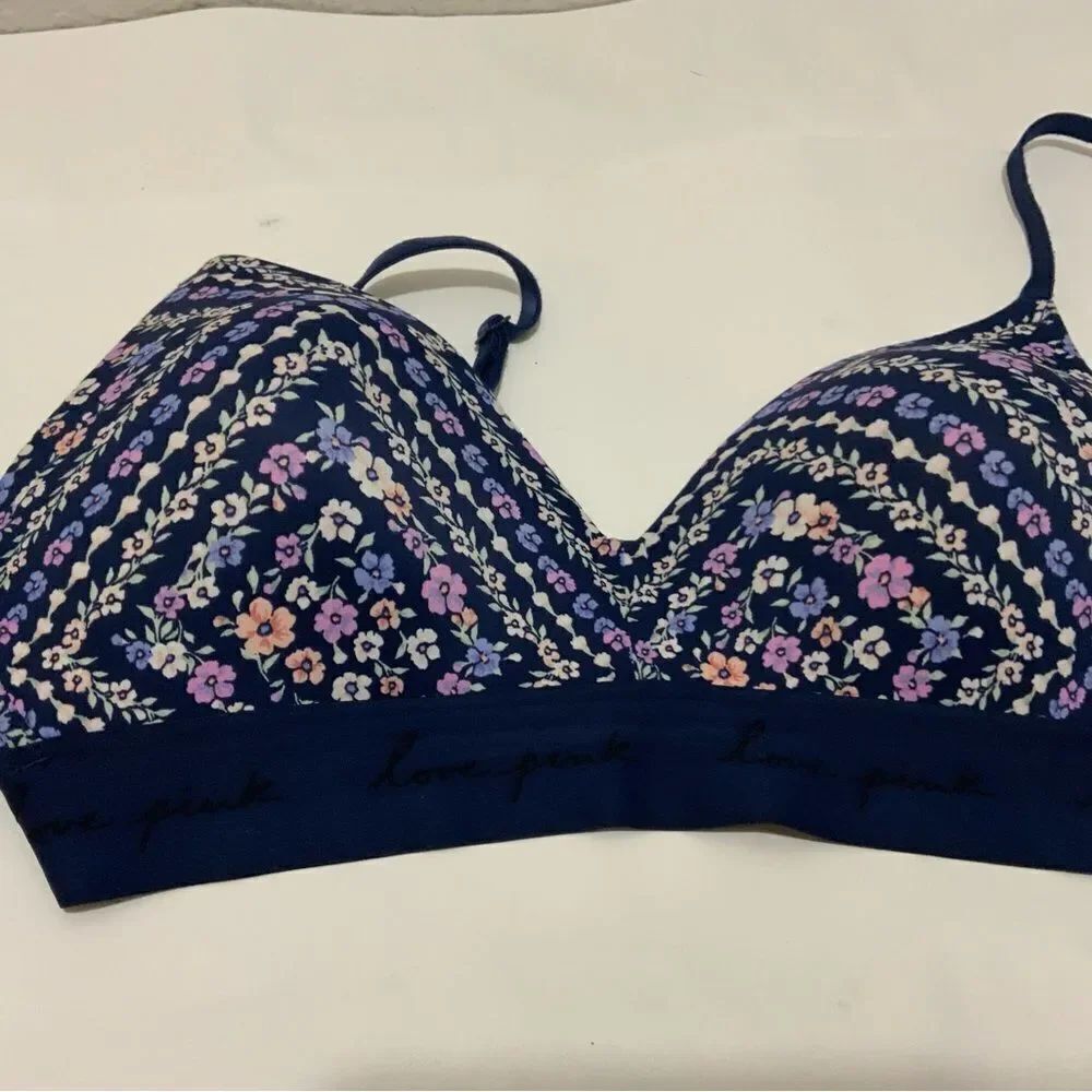 Victoria’s Secret PINK 32D Wireless Bra Adjustable straps Wireless